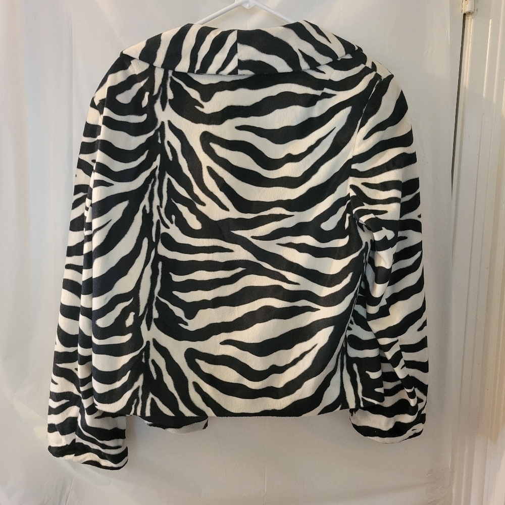 Ladies white and black zebra print jacket. - Picture 2 of 5